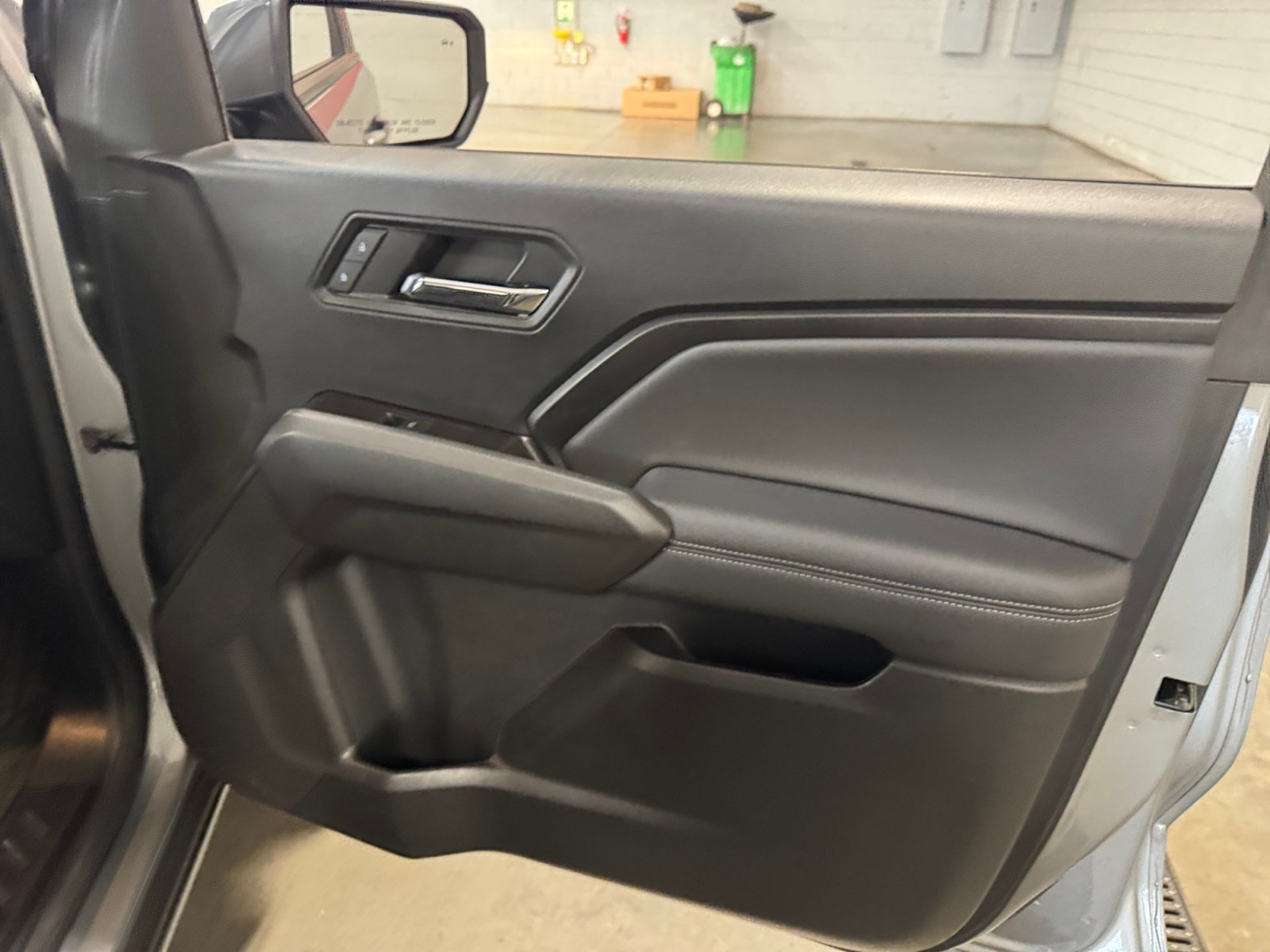 Used 2024 Chevrolet Colorado LT w/ LT Convenience Package II RWD image 16