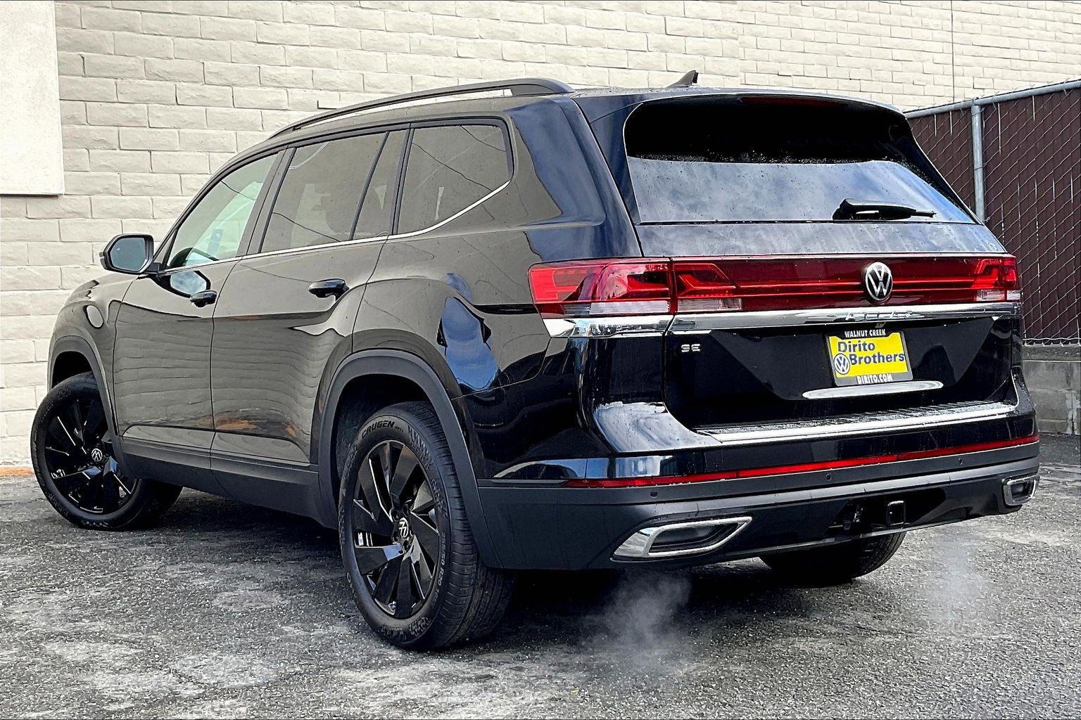 New 2026 Volkswagen Atlas SE image 2