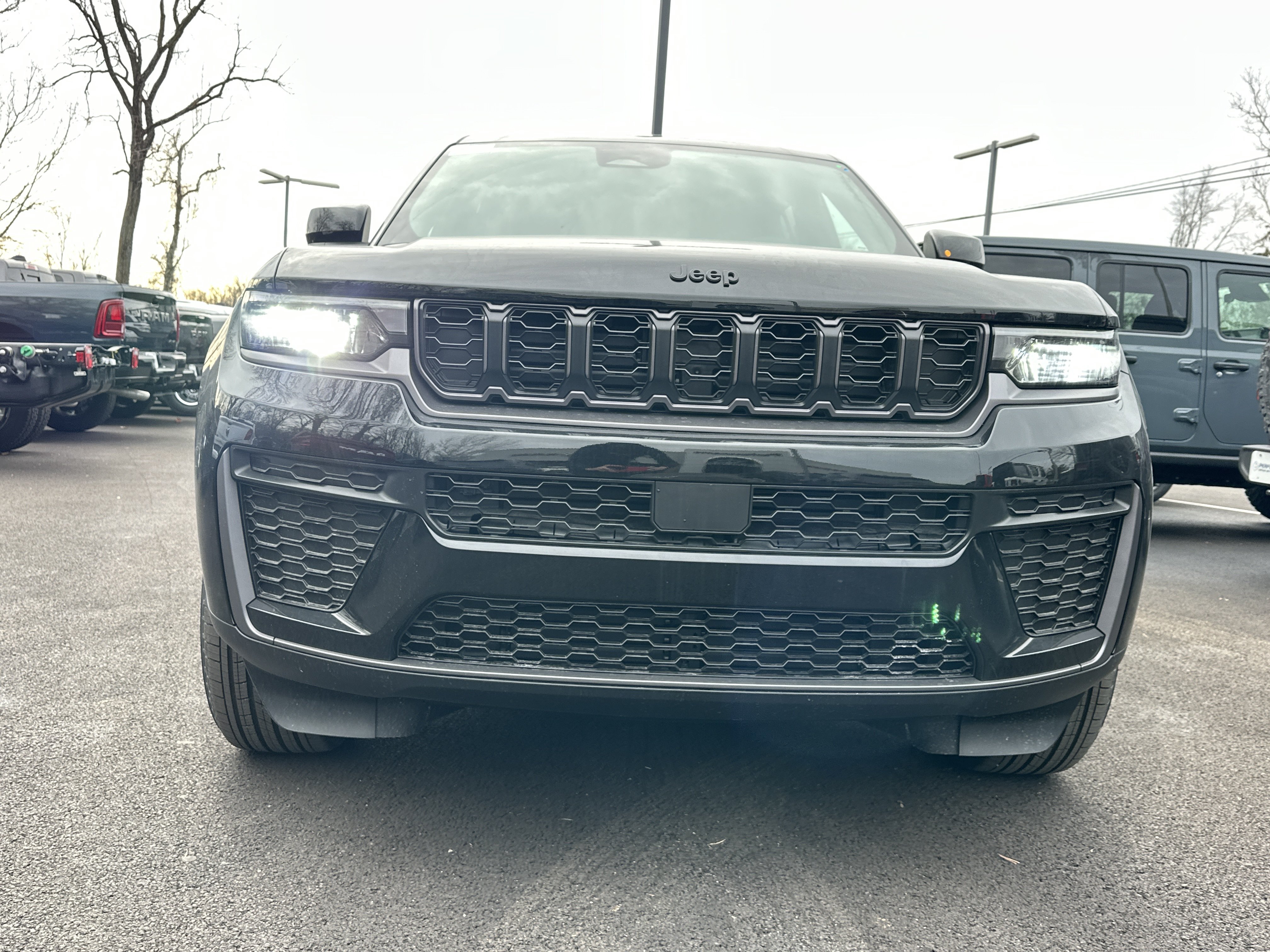 New 2026 Jeep Grand Cherokee Altitude AWD/4WD image 23