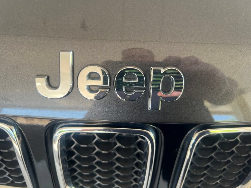 Used 2018 Jeep Compass Latitude w/ Cold Weather Group AWD/4WD image 30