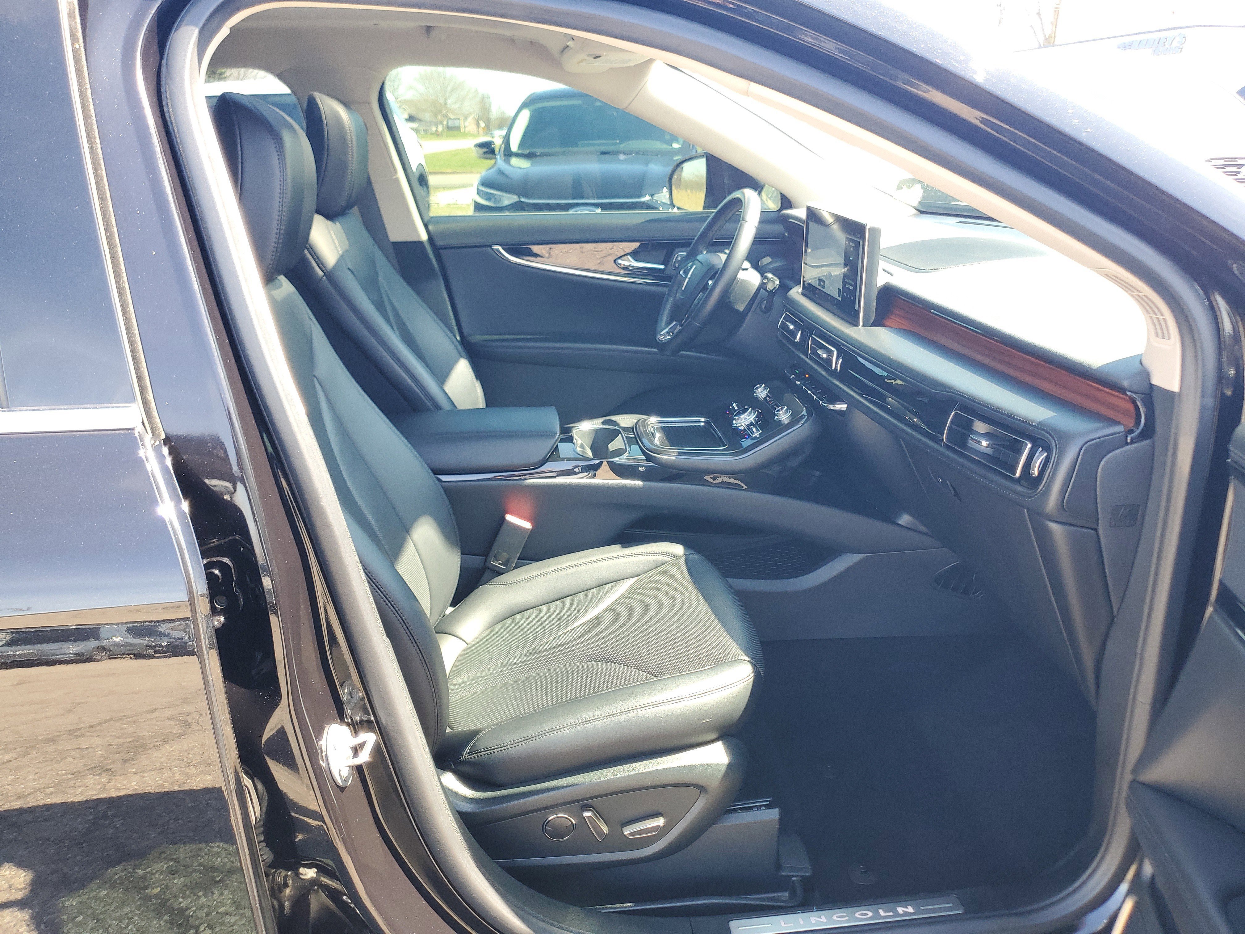 Certified 2022 Lincoln Nautilus Reserve AWD/4WD image 9