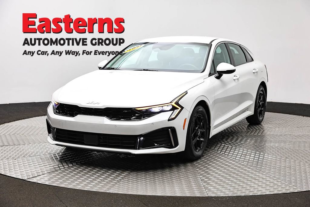 Used 2025 Kia K5 LXS FWD image 1