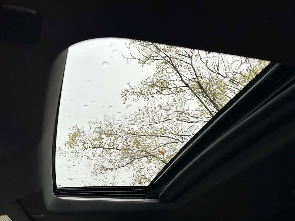 Used 2024 Chevrolet Silverado 2500 High Country image 9