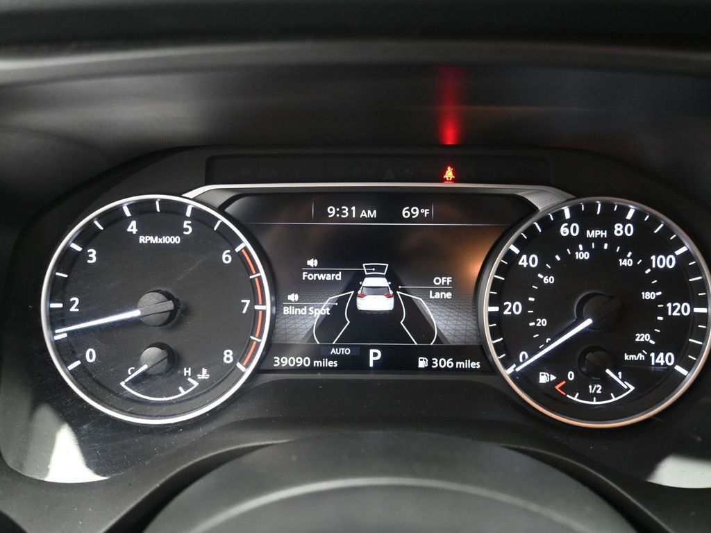 Used 2024 Nissan Rogue S image 18