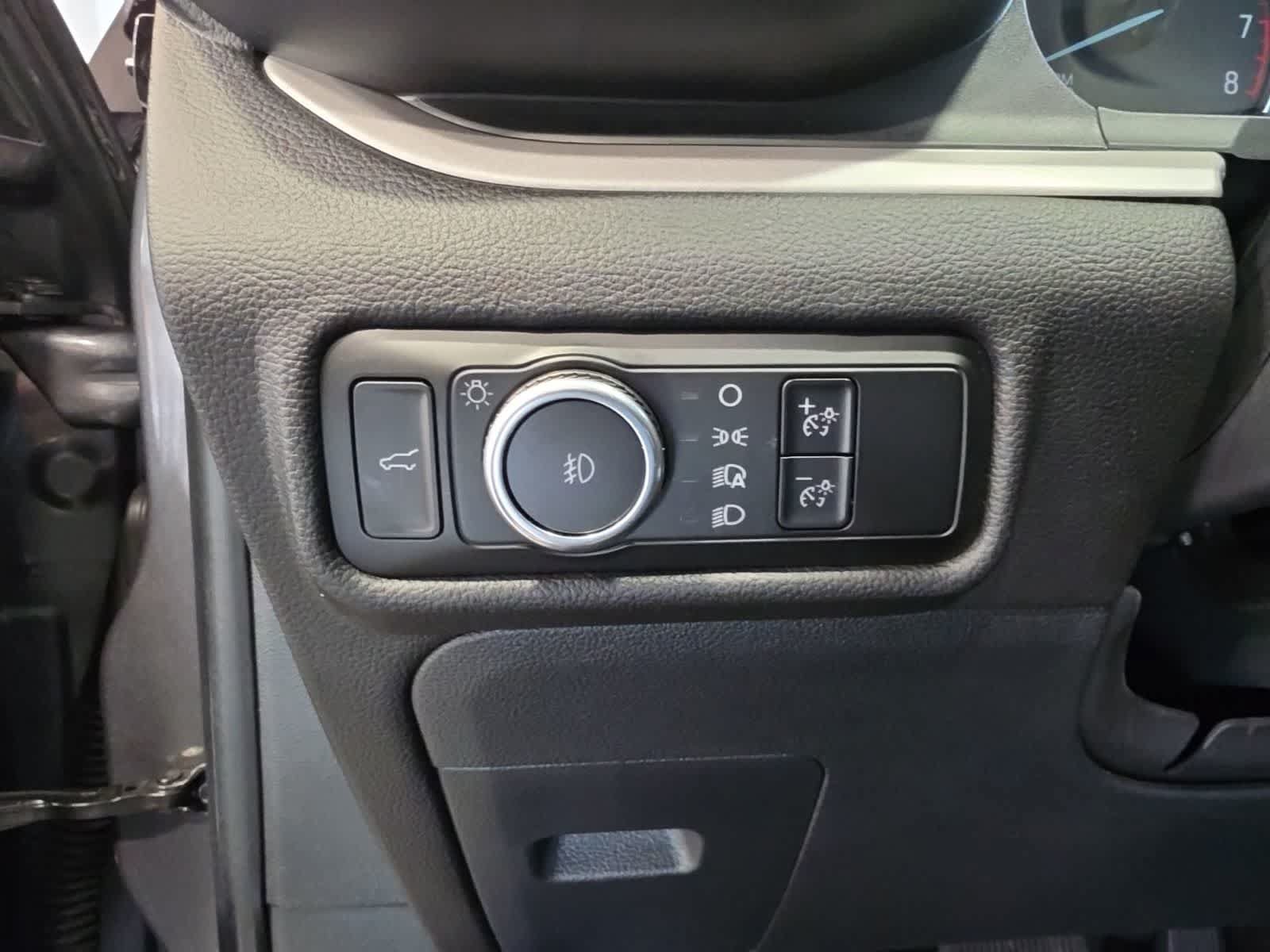 Used 2023 Ford Explorer XLT w/ Equipment Group 202A AWD/4WD image 22