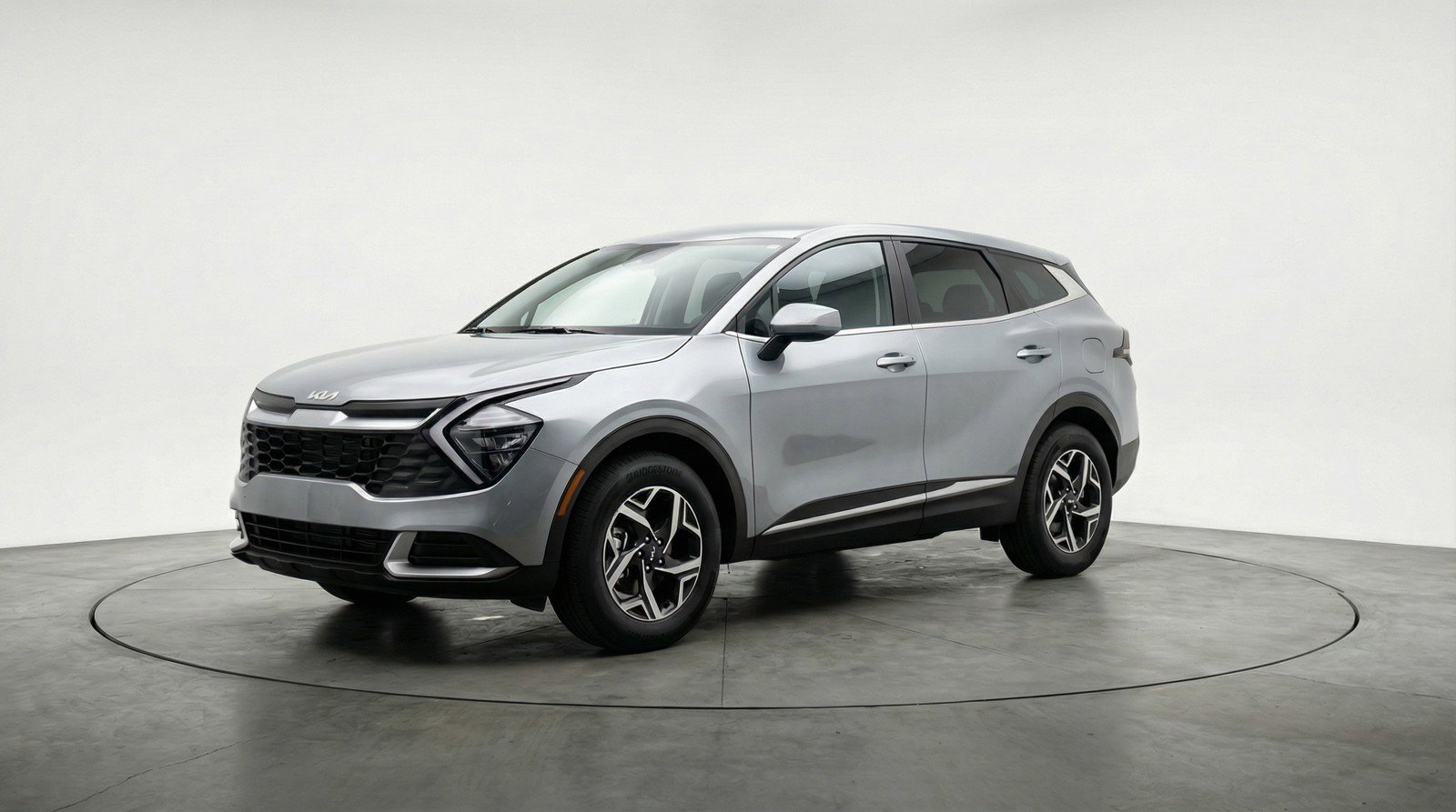 Used 2025 Kia Sportage LX image 3