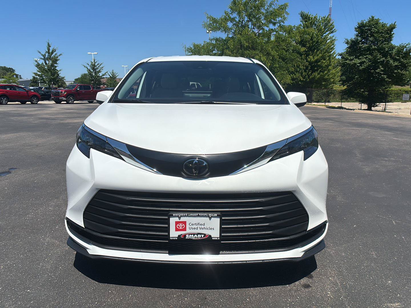 Used 2026 Toyota Sienna LE FWD image 6