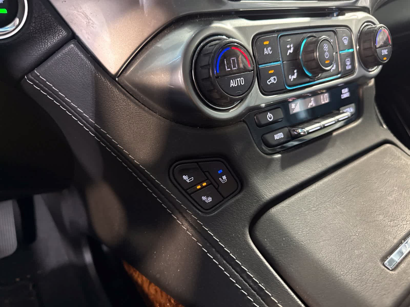 Used 2019 Chevrolet Tahoe Premier AWD/4WD image 25
