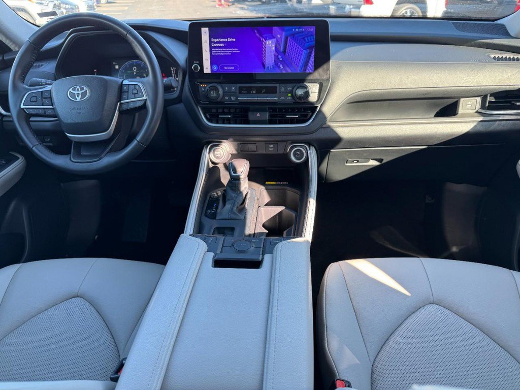 Certified 2025 Toyota Grand Highlander FWD image 11