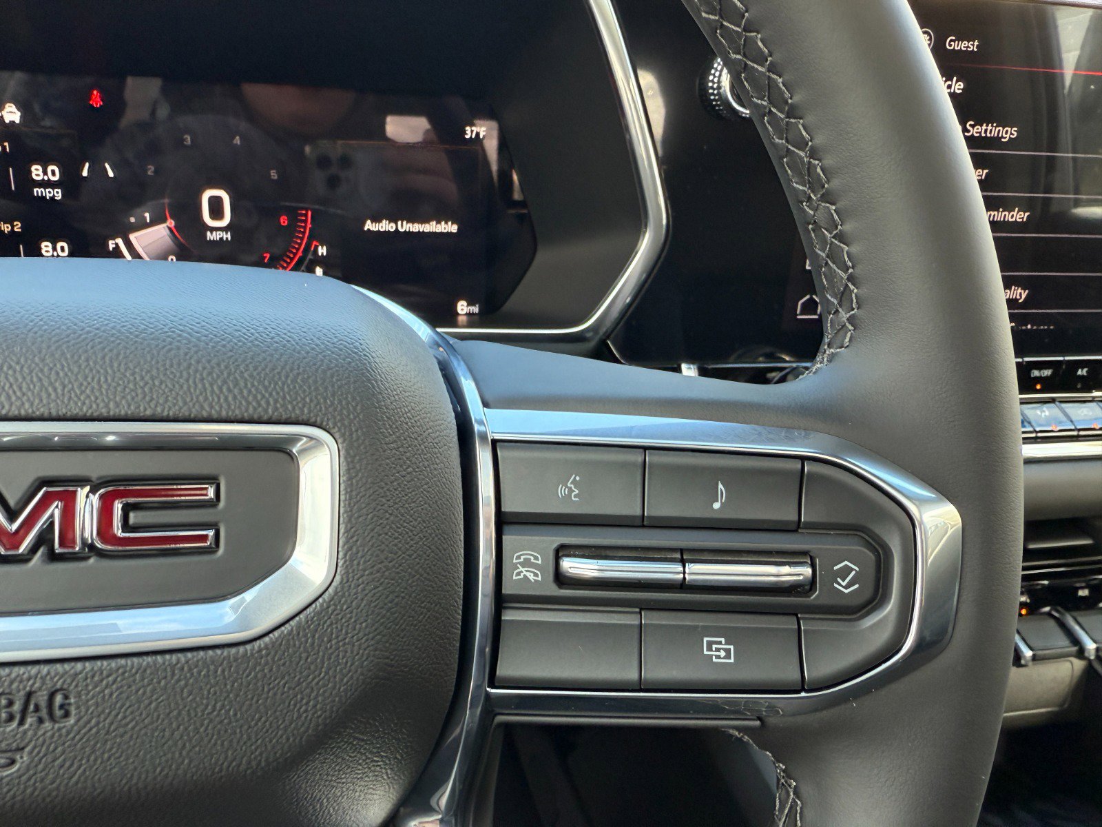 New 2026 GMC Canyon Elevation w/ Technology Package image 25