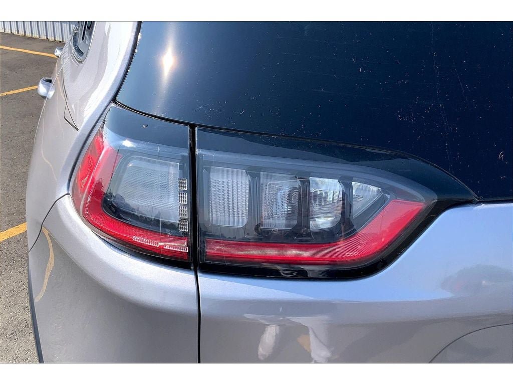 Used 2019 Jeep Cherokee Limited AWD/4WD image 30
