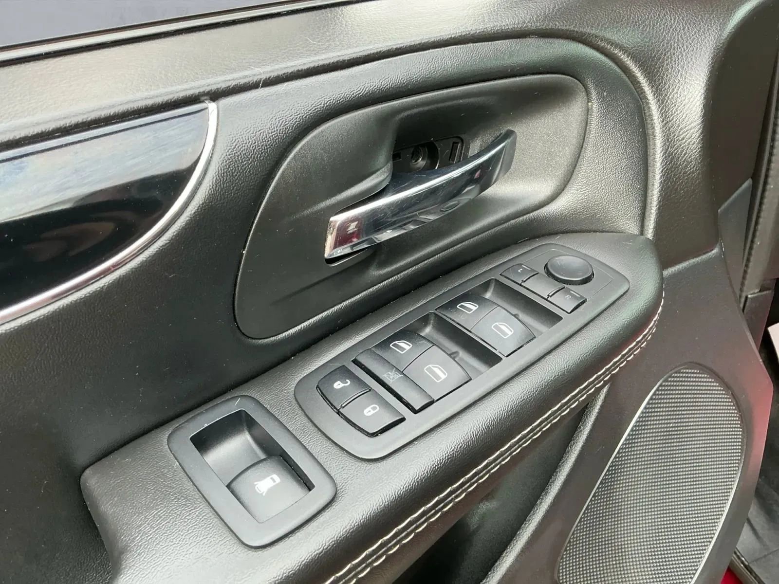 Used 2018 Dodge Grand Caravan SE image 10