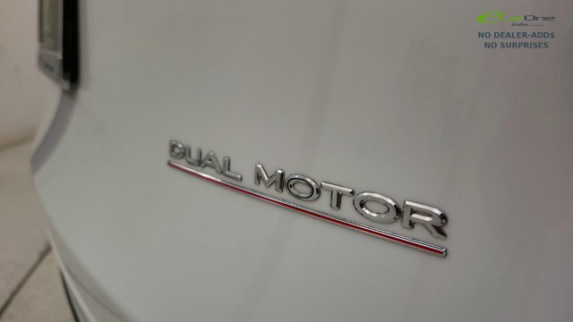 Used 2025 Tesla Model Y Performance AWD/4WD image 32