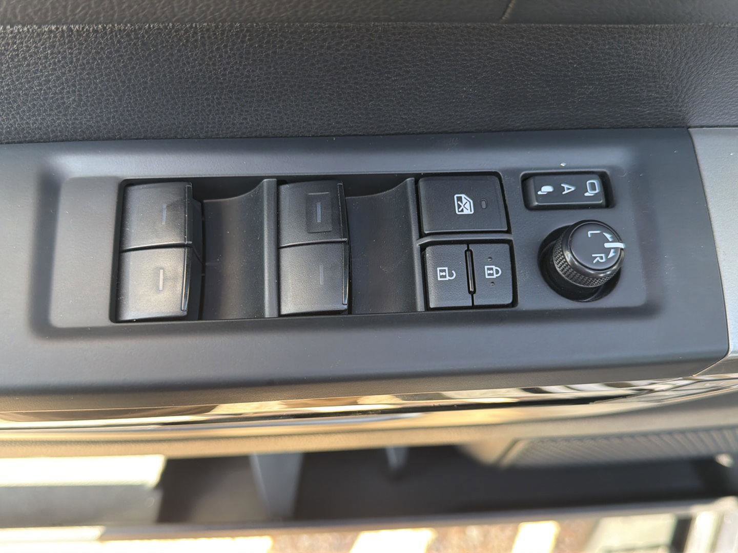 Used 2025 Toyota Tundra Limited image 18