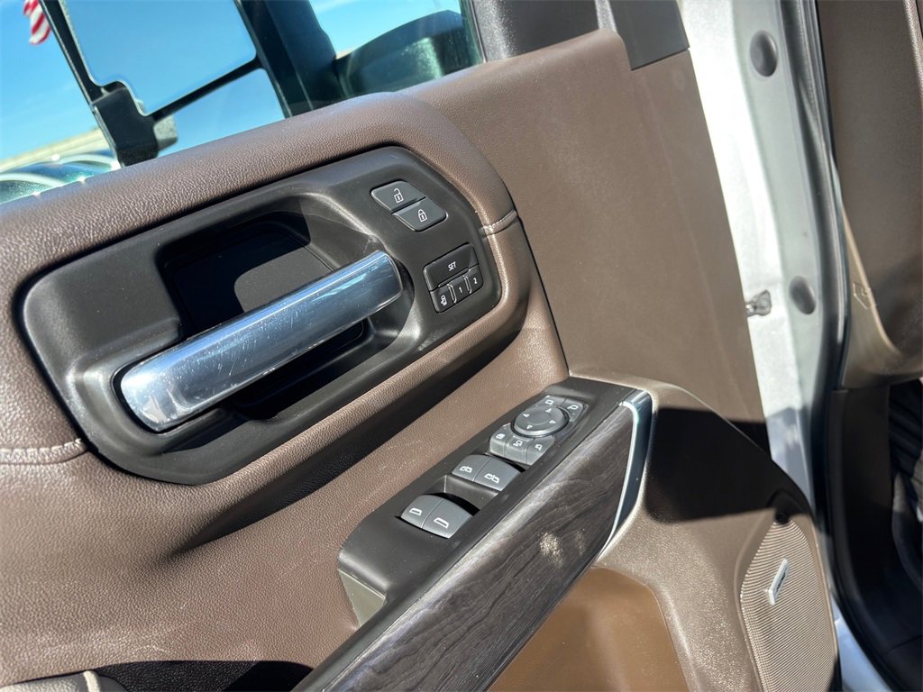 Used 2020 Chevrolet Silverado 3500 LTZ w/ LTZ Premium Package image 23