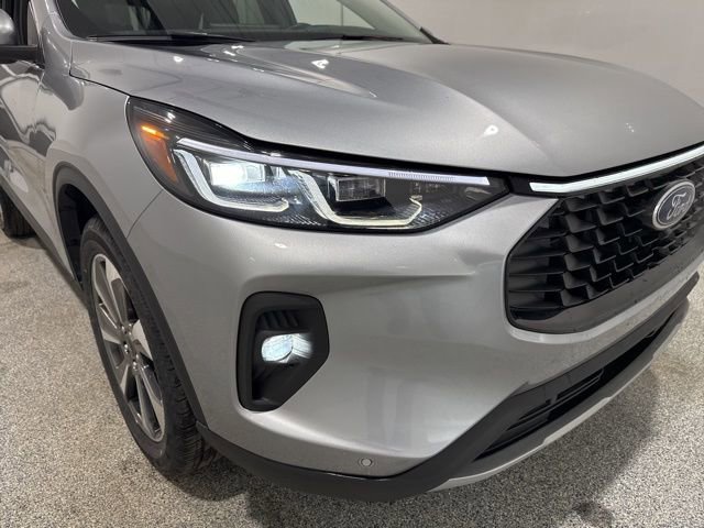 Used 2024 Ford Escape Platinum image 34