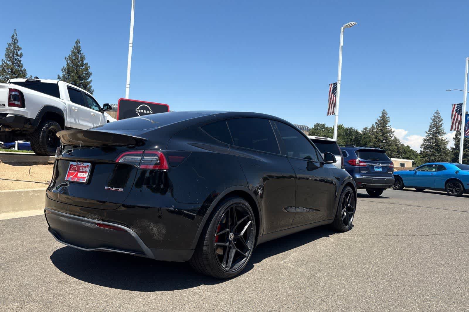 Used 2021 Tesla Model Y Performance AWD/4WD image 3