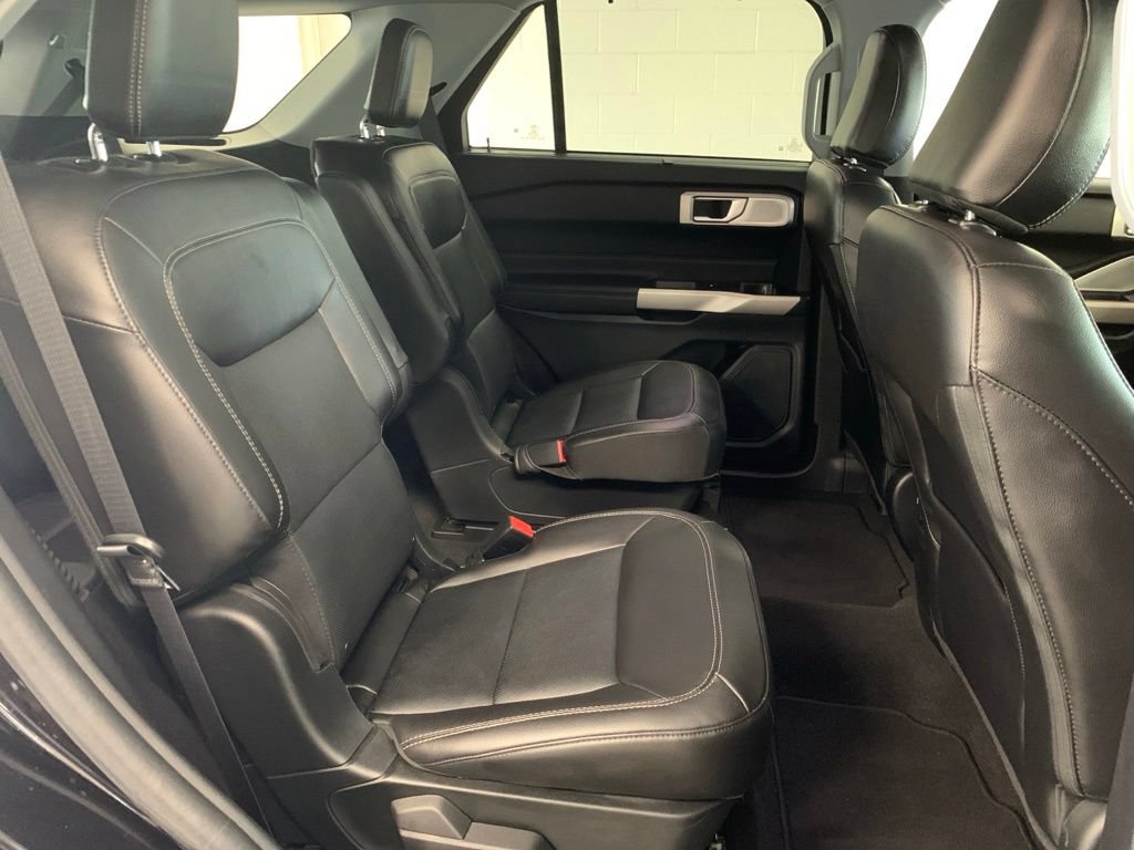 Used 2023 Ford Explorer Limited w/ Limited Technology Package RWD image 8