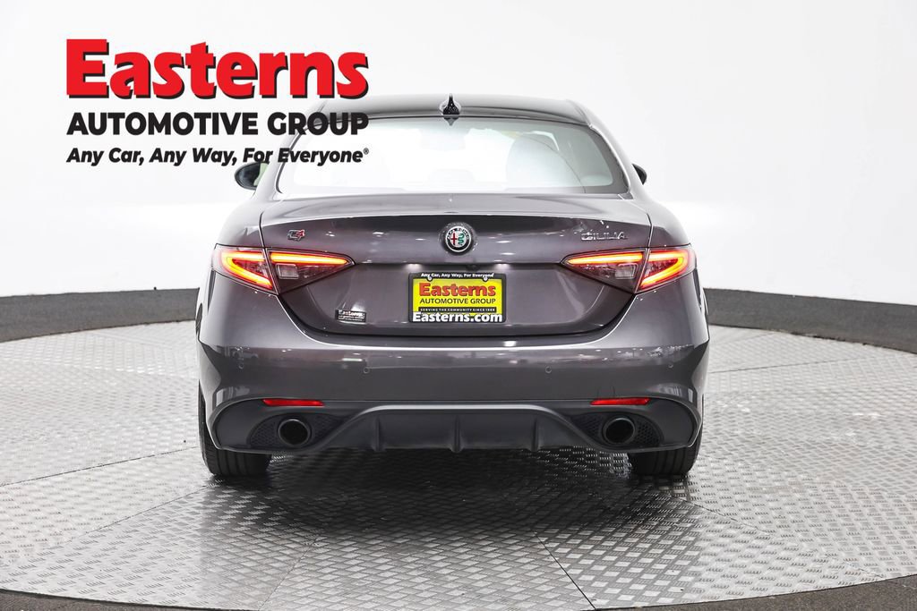 Used 2024 Alfa Romeo Giulia Veloce AWD/4WD image 6