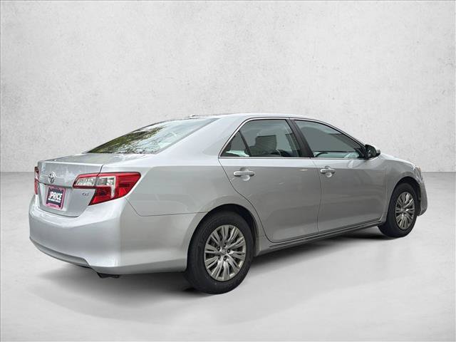 Used 2014 Toyota Camry LE FWD image 5