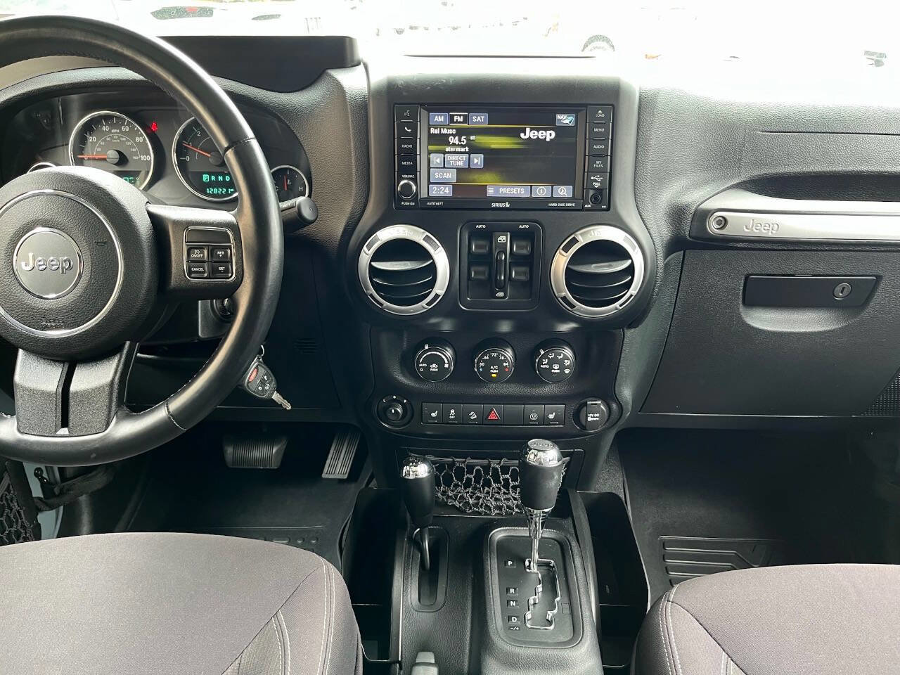 Used 2015 Jeep Wrangler Unlimited Rubicon w/ Dual Top Group image 18