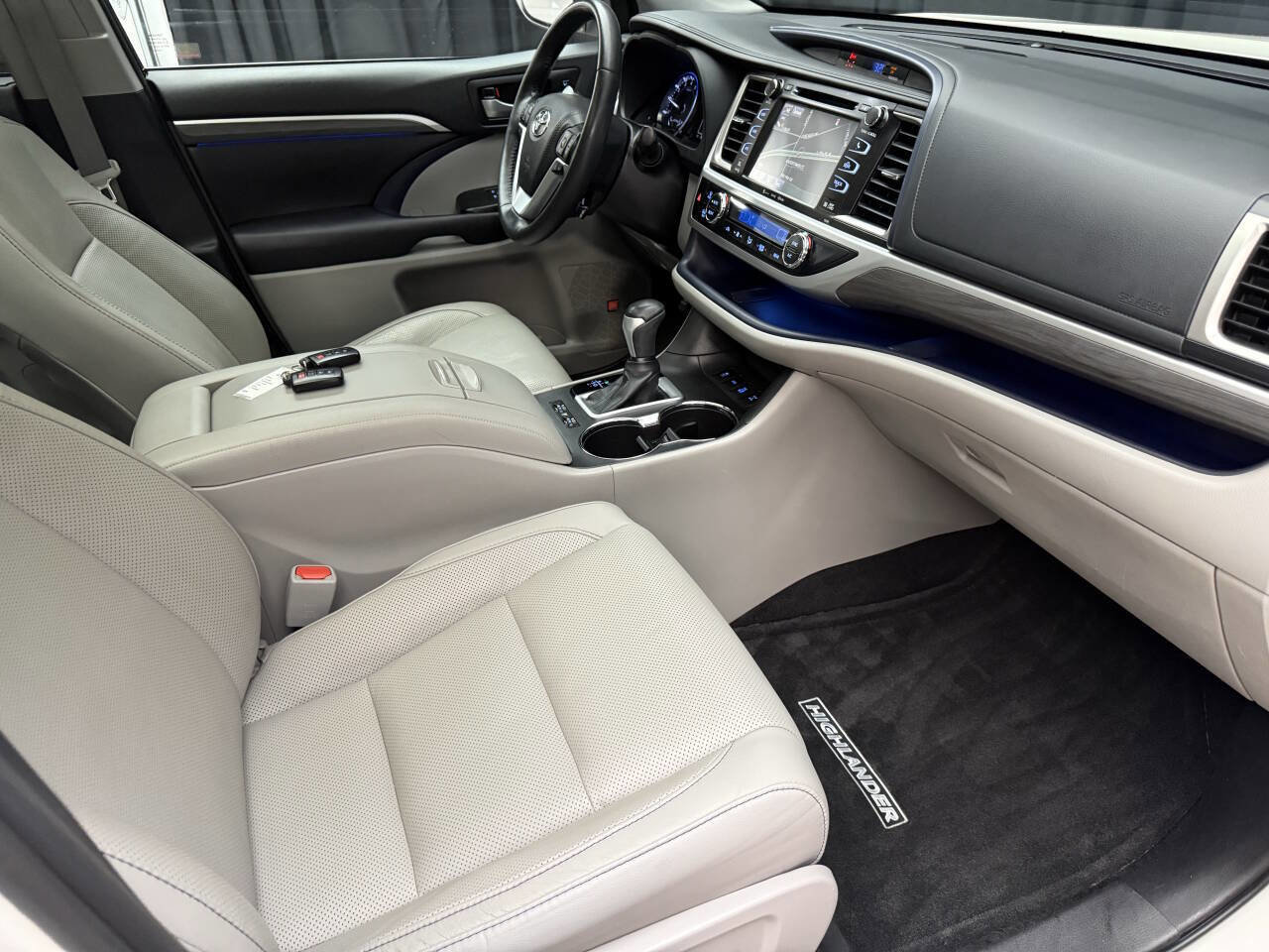 Used 2019 Toyota Highlander Limited Platinum AWD/4WD image 33