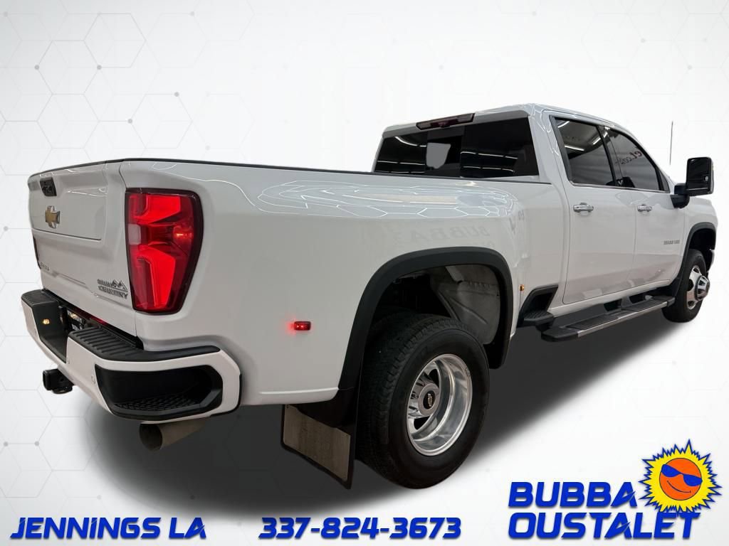 Used 2022 Chevrolet Silverado 3500 High Country w/ Technology Package image 6