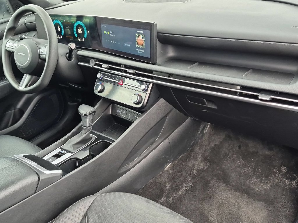 Used 2025 Hyundai Santa Cruz SEL FWD image 32