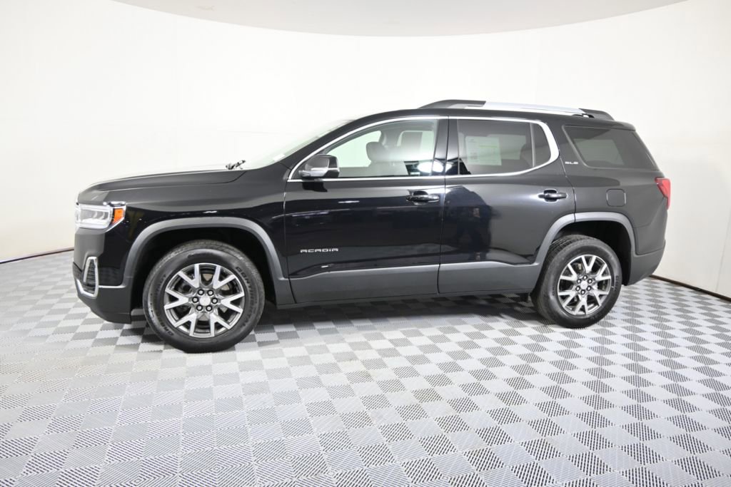 Used 2023 GMC Acadia SLE w/ Driver Convenience Package image 2