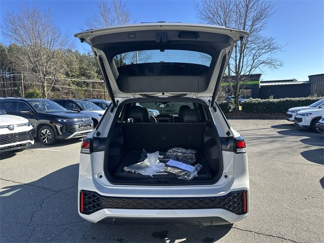 New 2026 Volkswagen Tiguan SE R-Line image 25