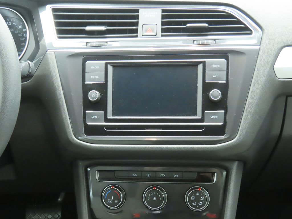 Used 2021 Volkswagen Tiguan S image 14