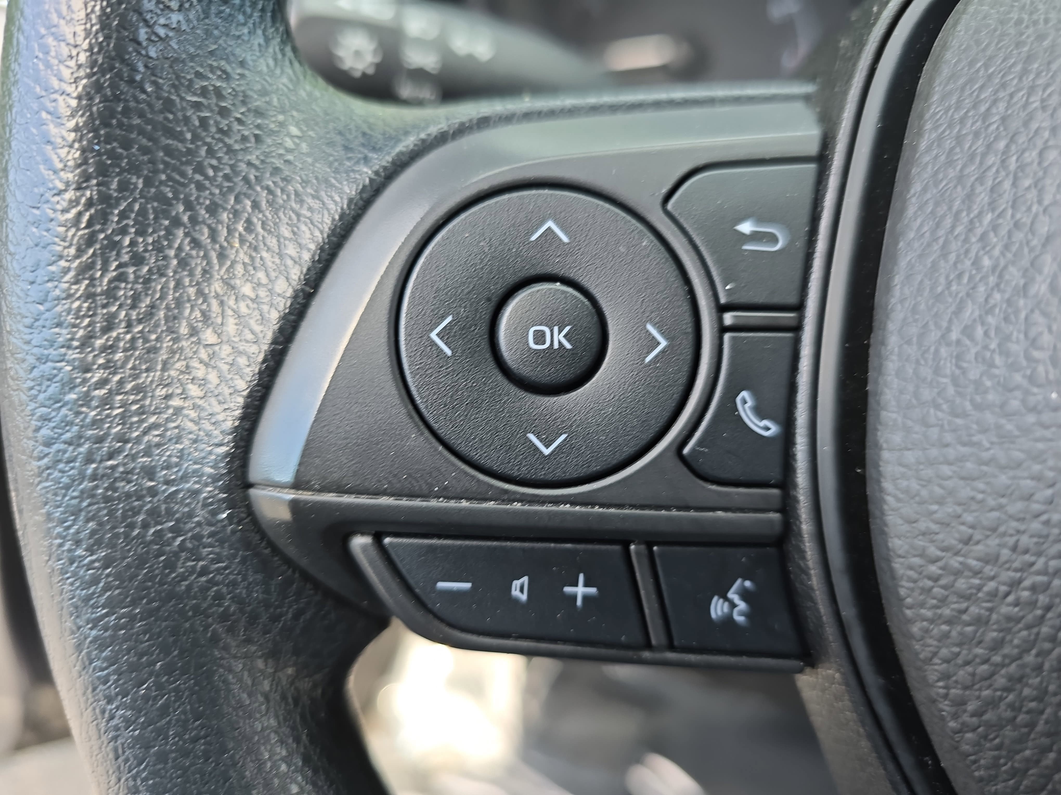 Used 2024 Toyota Corolla LE image 16