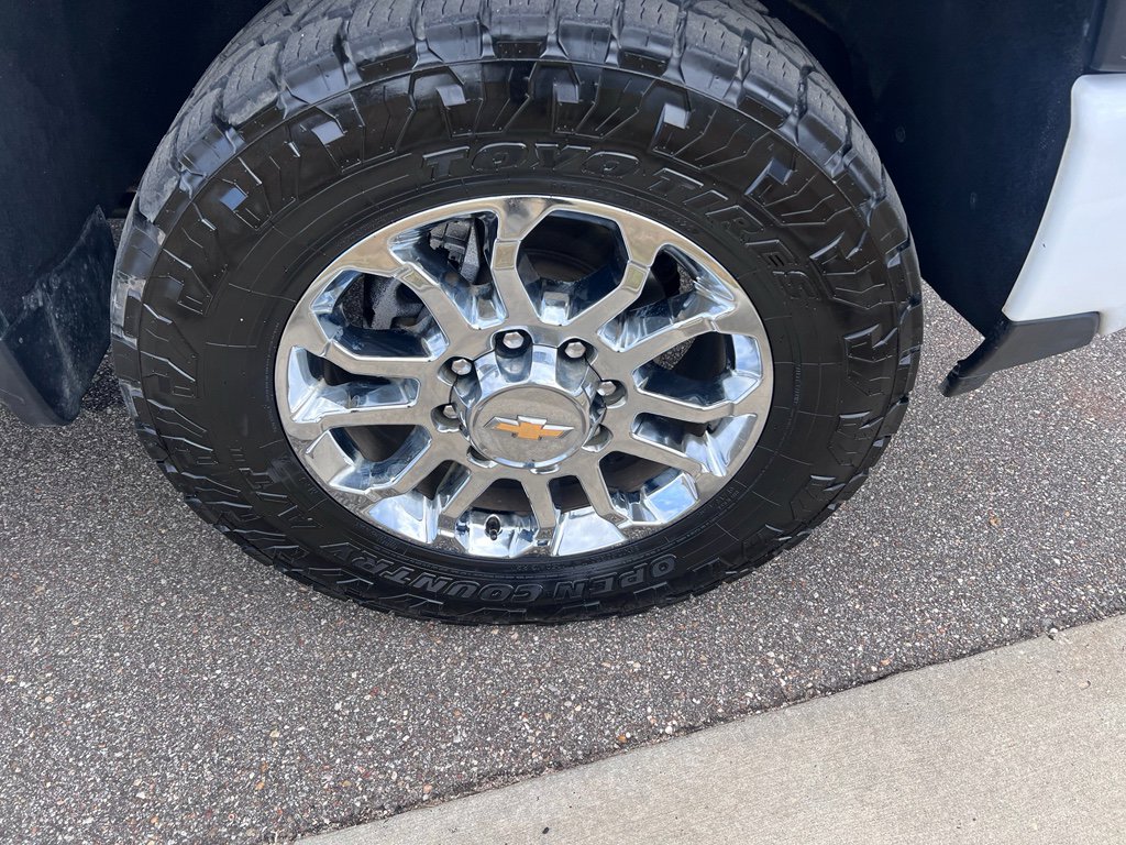 Used 2024 Chevrolet Silverado 3500 LTZ w/ LTZ Plus Package image 3