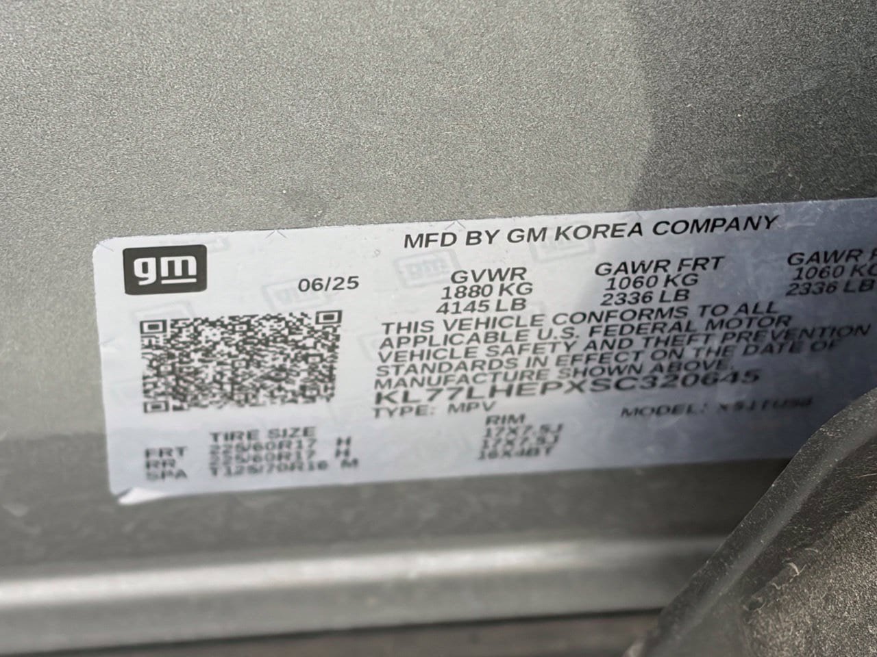 Used 2025 Chevrolet Trax LT FWD image 13