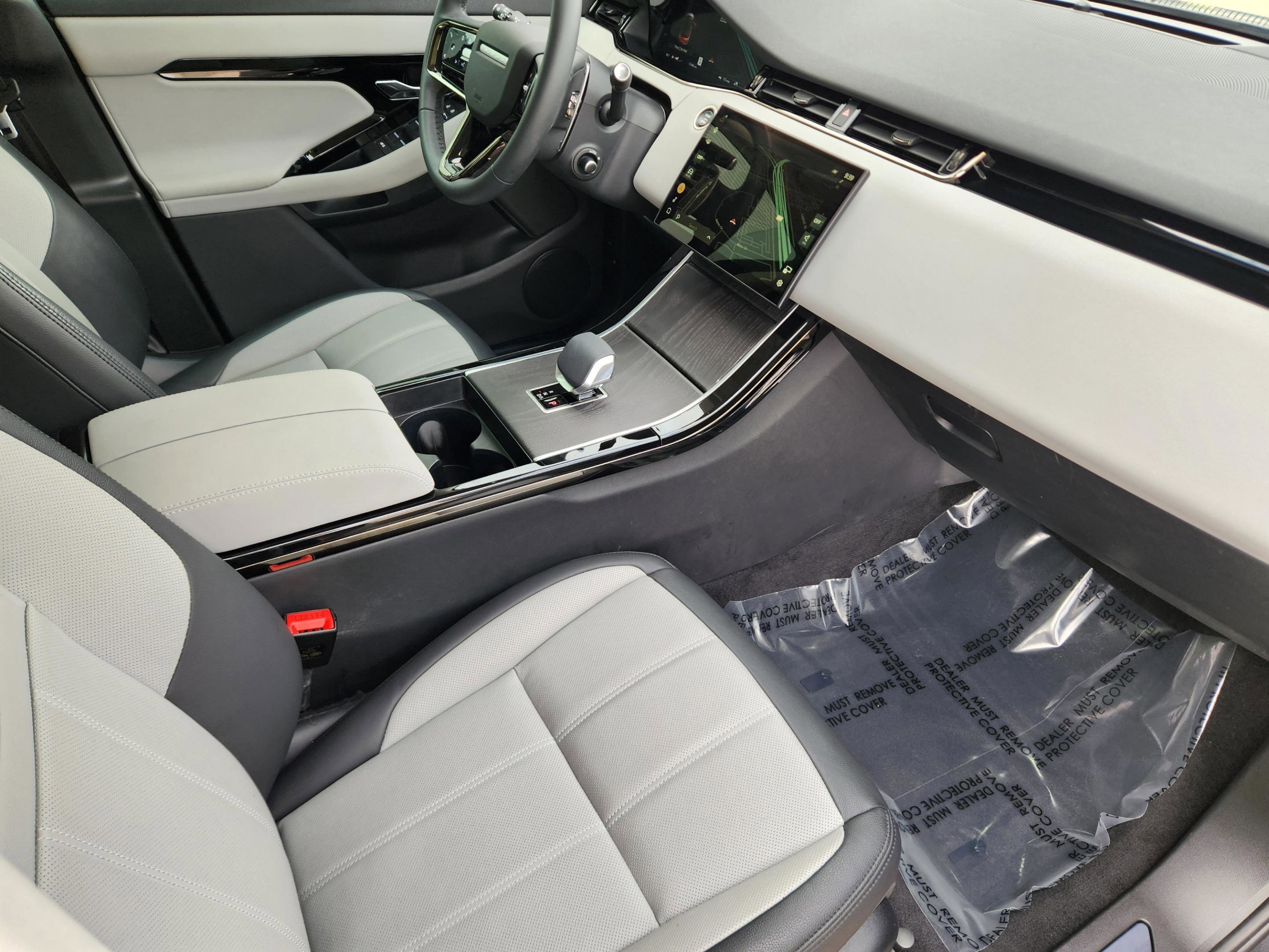 Certified 2024 Land Rover Range Rover Evoque Dynamic SE AWD/4WD image 11