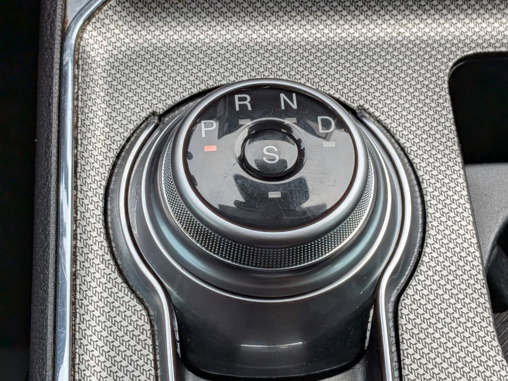 Used 2021 Ford Edge ST image 21