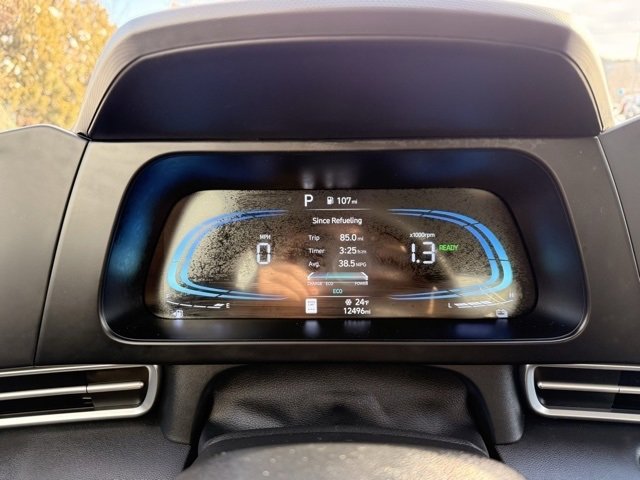 Used 2025 Hyundai Elantra Blue image 25