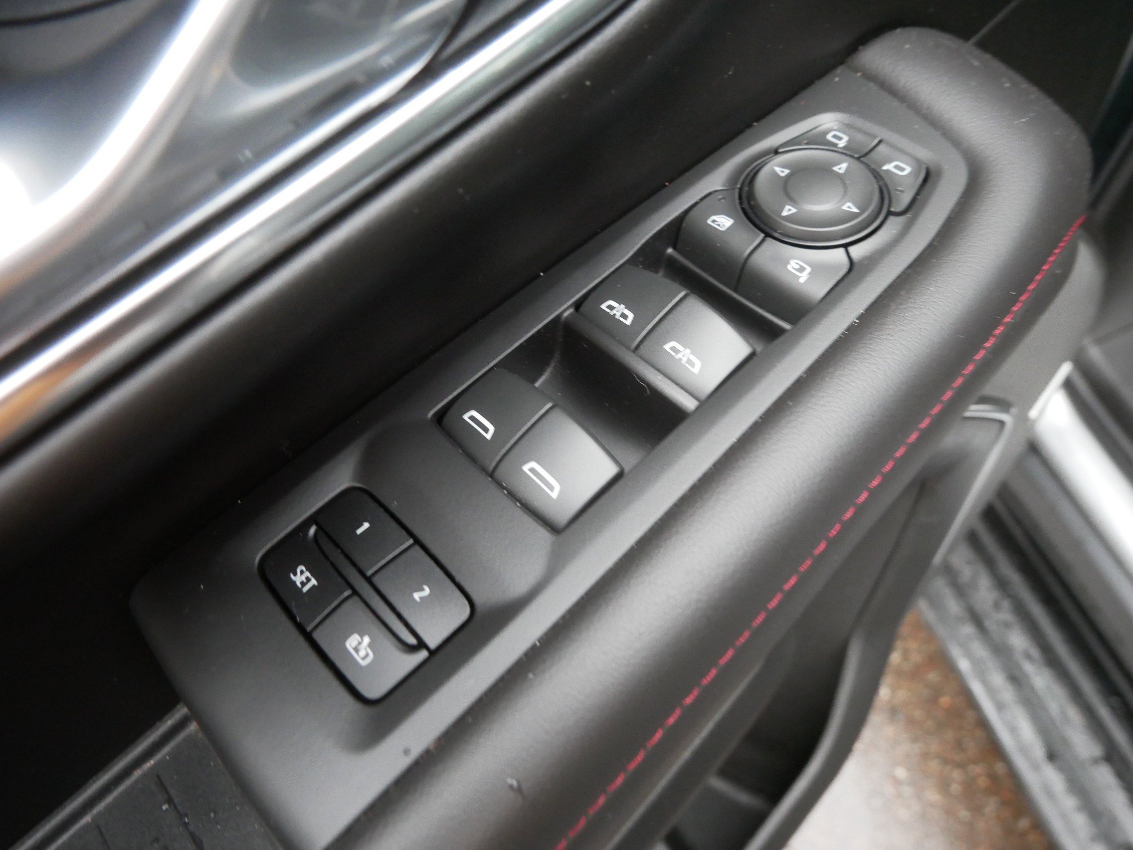 Used 2023 Chevrolet Suburban RST w/ Sport Performance Package image 22