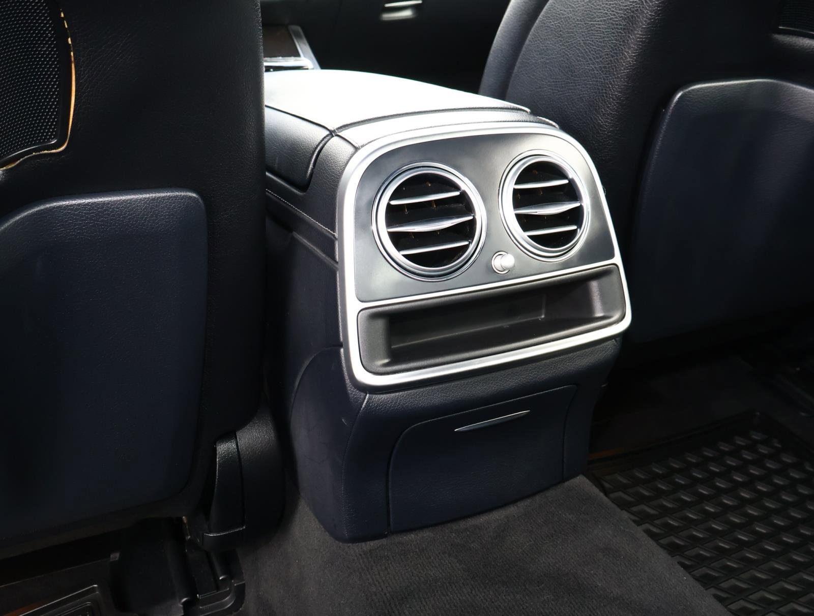 Used 2016 Mercedes-Benz S 550 Sedan image 14