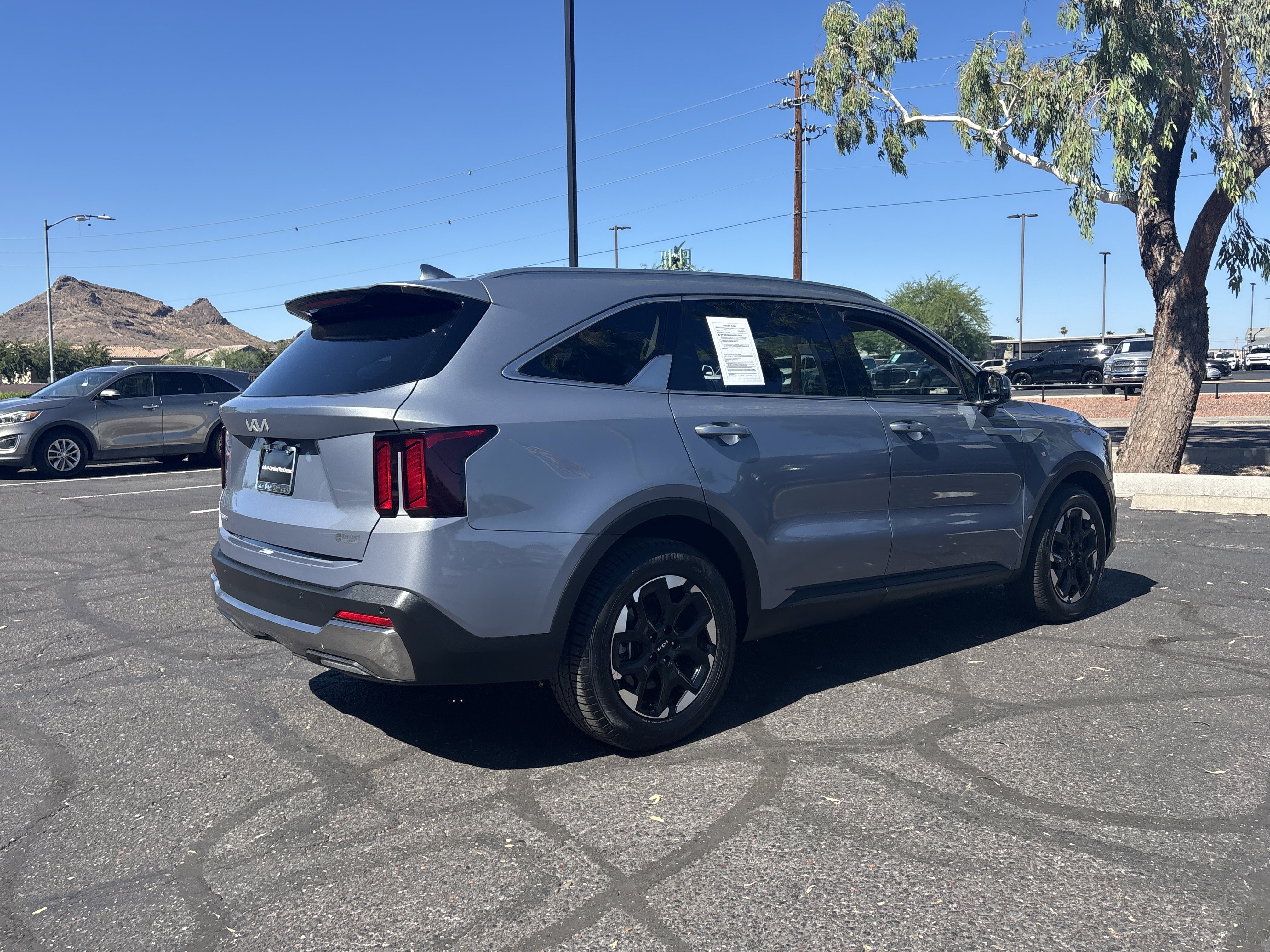 Certified 2024 Kia Sorento S FWD image 3