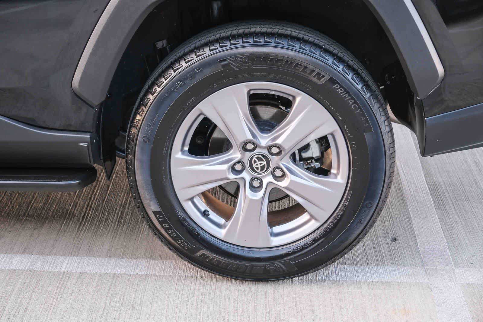 Certified 2025 Toyota RAV4 XLE FWD image 9