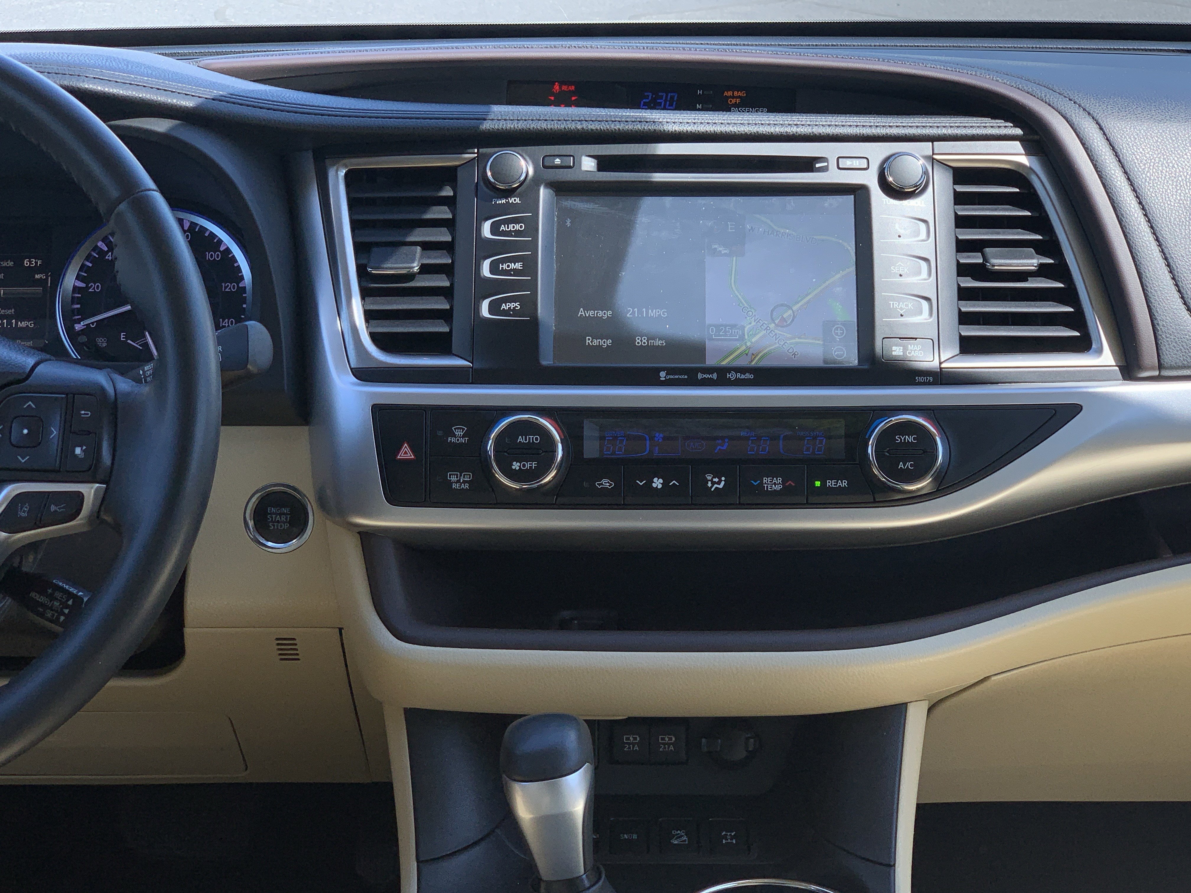 Used 2017 Toyota Highlander XLE image 31