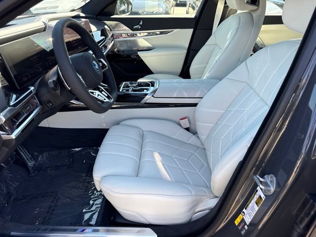 New 2026 BMW 750e xDrive AWD/4WD image 17