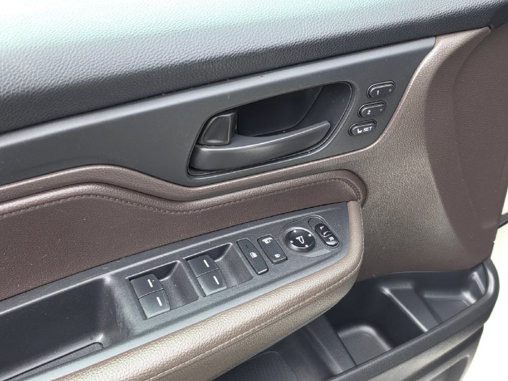 Used 2018 Honda Odyssey EX-L image 25