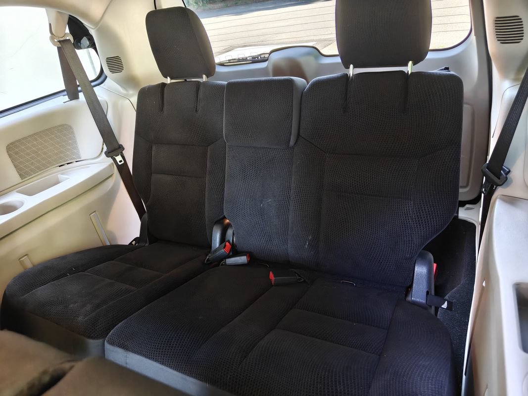 Used 2019 Dodge Grand Caravan SE w/ UConnect Hands-Free Group FWD image 13