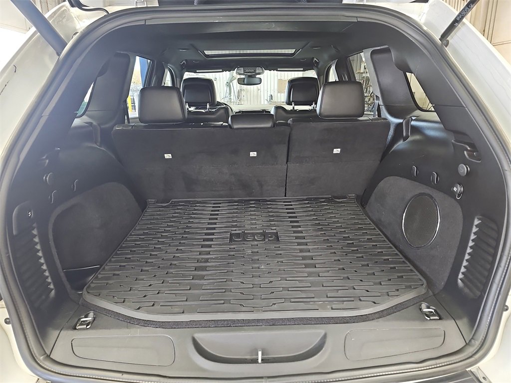 Used 2021 Jeep Grand Cherokee Limited w/ Sun & Sound Group image 12