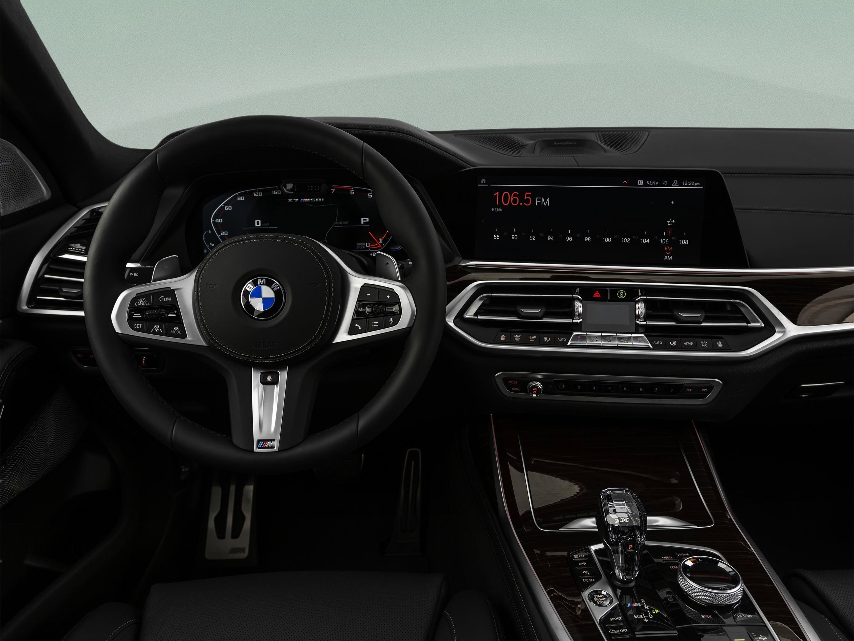 Used 2022 BMW X7 M50i w/ Dynamic Handling Package AWD/4WD image 44