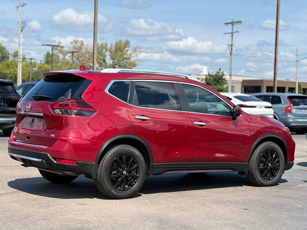 Used 2018 Nissan Rogue SV w/ Premium Package FWD image 29