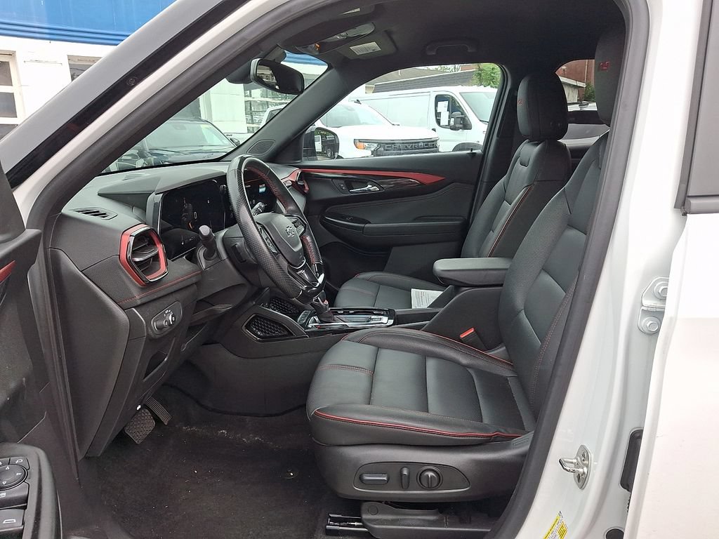 Used 2024 Chevrolet TrailBlazer RS w/ Convenience Package AWD/4WD image 13