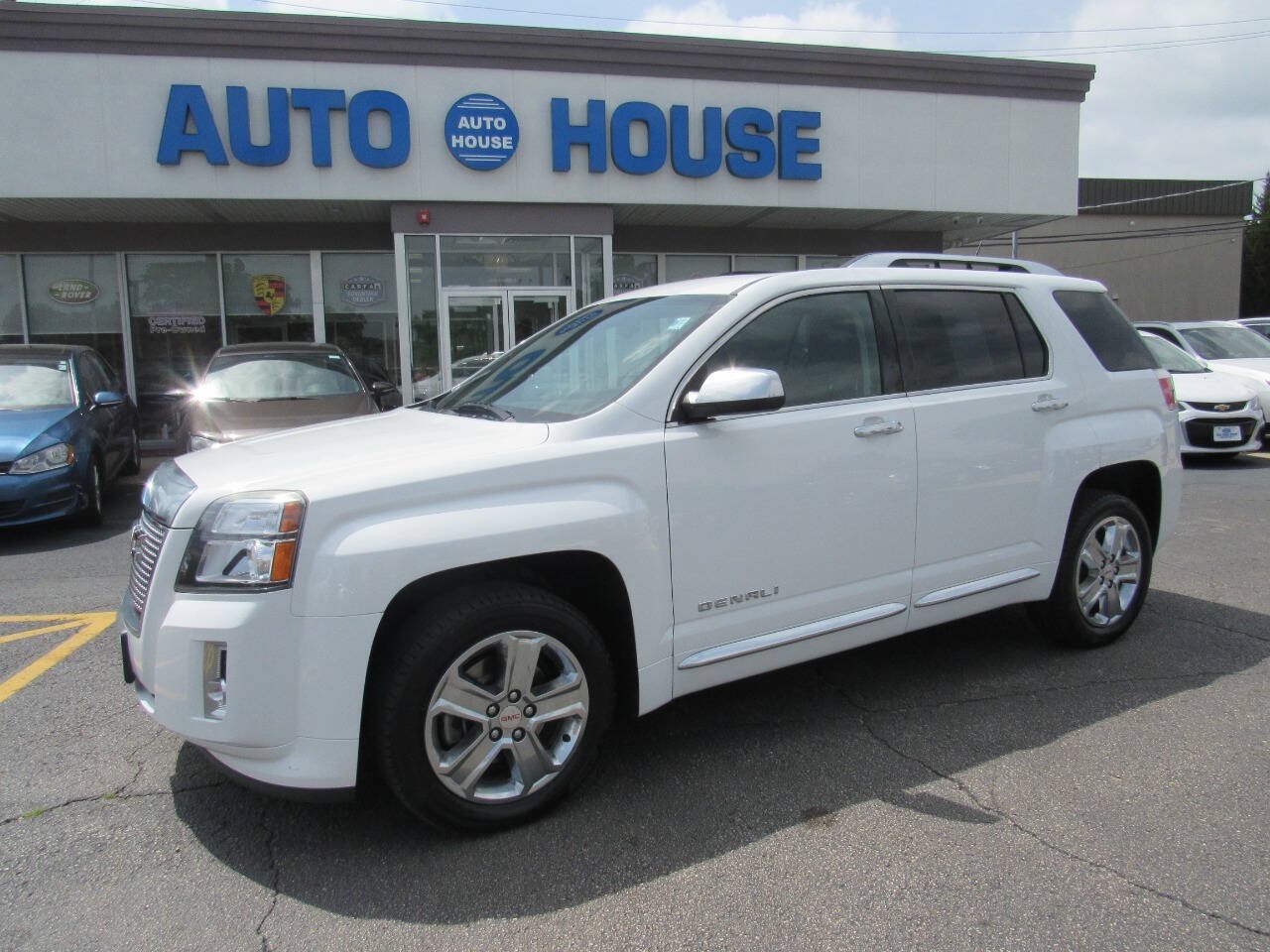 Used 2015 GMC Terrain Denali FWD image 1